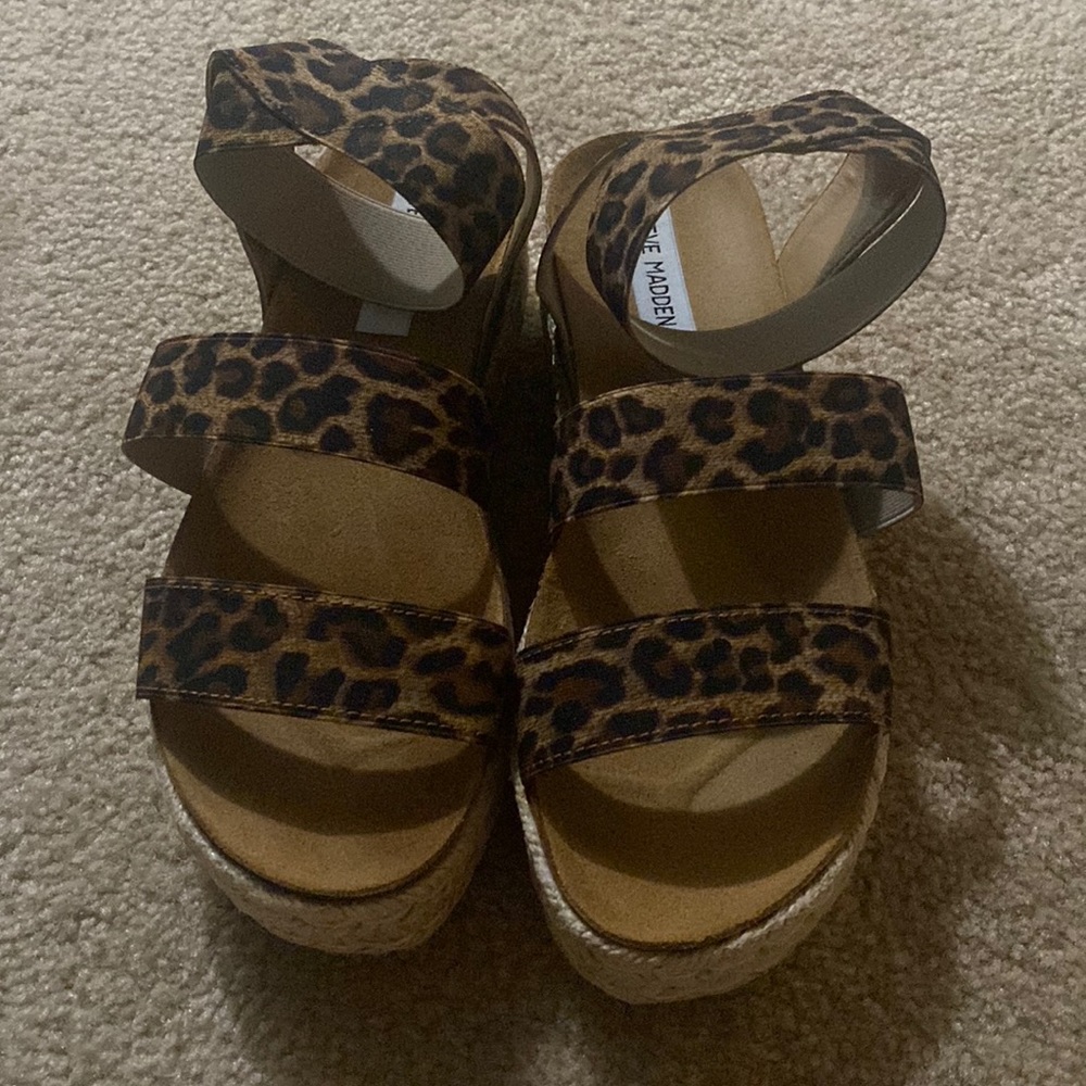 Never been worn Steve Madden Leopard Sandals